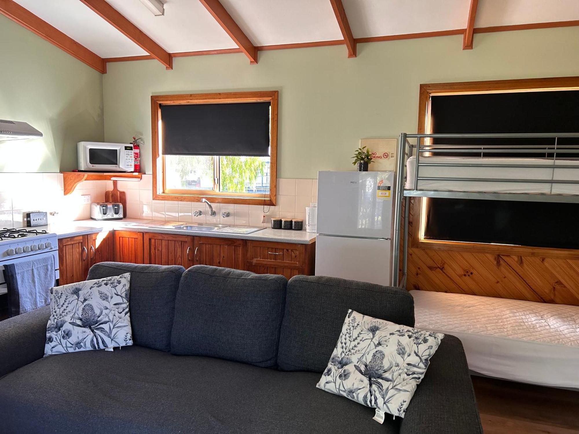 Millicent Lakeside Caravan Park Hotel Exterior photo