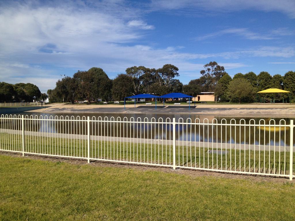 Millicent Lakeside Caravan Park Hotel Exterior photo
